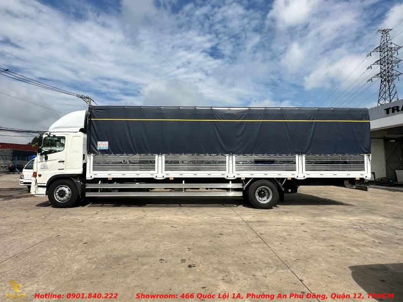 xe-tai-hino-8-tan-thung-10m-mui-bat-3