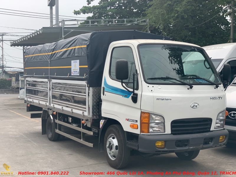 xe-tai-hyundai-2t5-thung-mui-bat-2