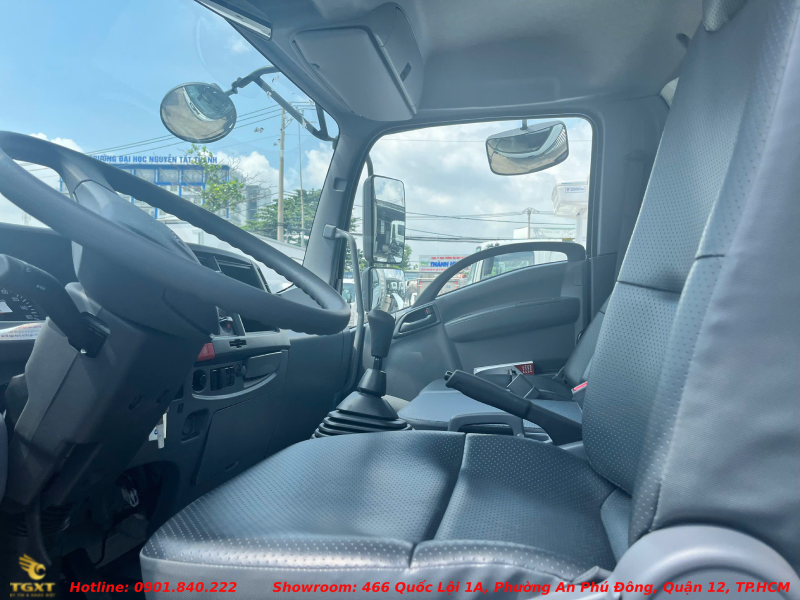 xe-tai-isuzu-6t5-thung-kin-composite-3