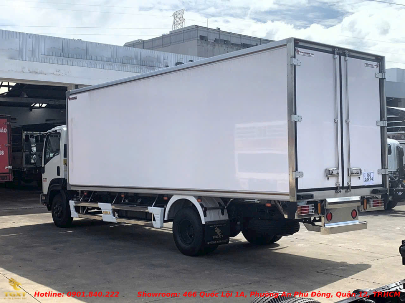 xe-tai-isuzu-6t5-thung-dong-lanh-2