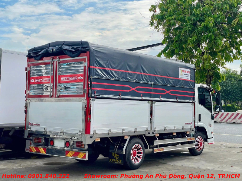 xe-tai-isuzu-qkr-210-thung-mui-bat-2