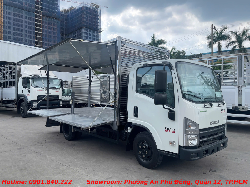 xe-tai-isuzu-1t9-thung-kin-canh-doi-1