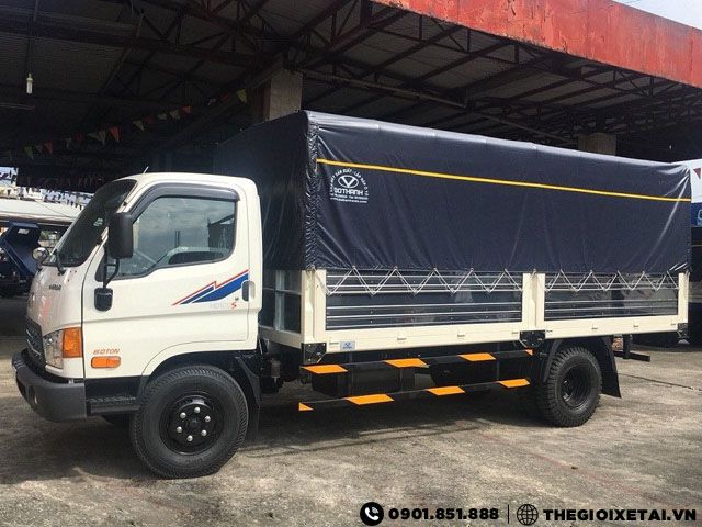 xe-tai-hyundai-8-tan-thung-mui-bat-hd120s-h7