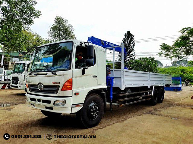 Xe tải Hino FL8JTSL gắn cẩu Tadano ZE300 3 tấn